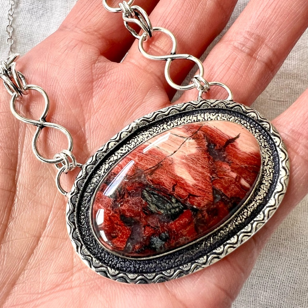 925 Beautiful Rich Red Jasper Pendant Necklace